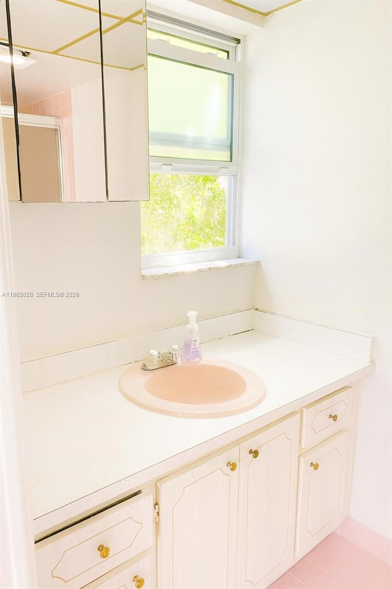 MEADOWBROOK TOWERS CONDO - Residential