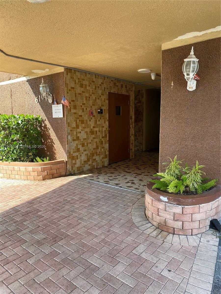 MEADOWBROOK TOWERS CONDO - Residential