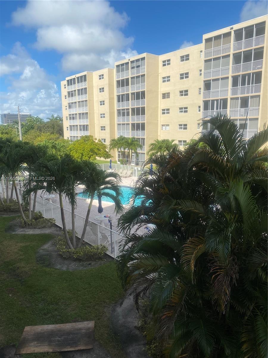MEADOWBROOK TOWERS CONDO - Residential