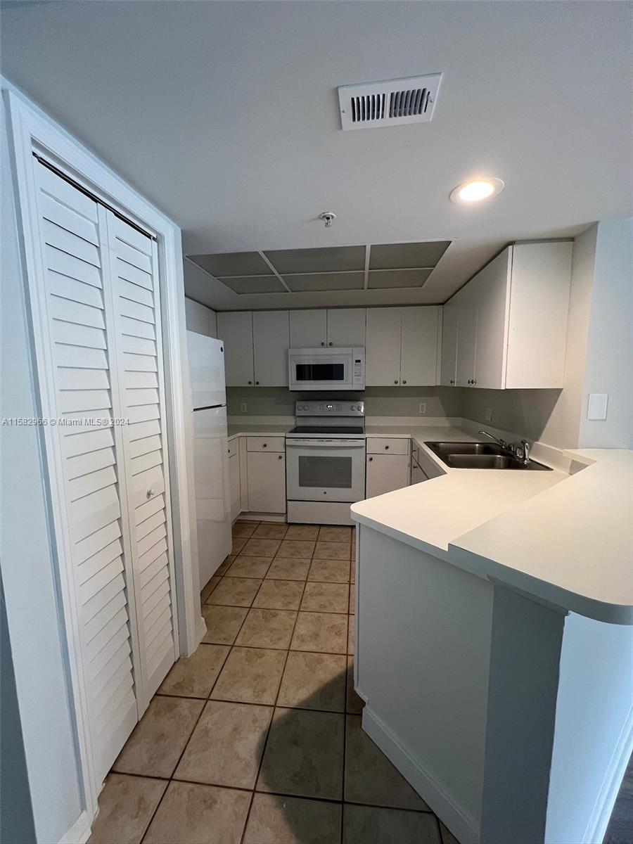GRAND ISLES CONDO - Residential Lease