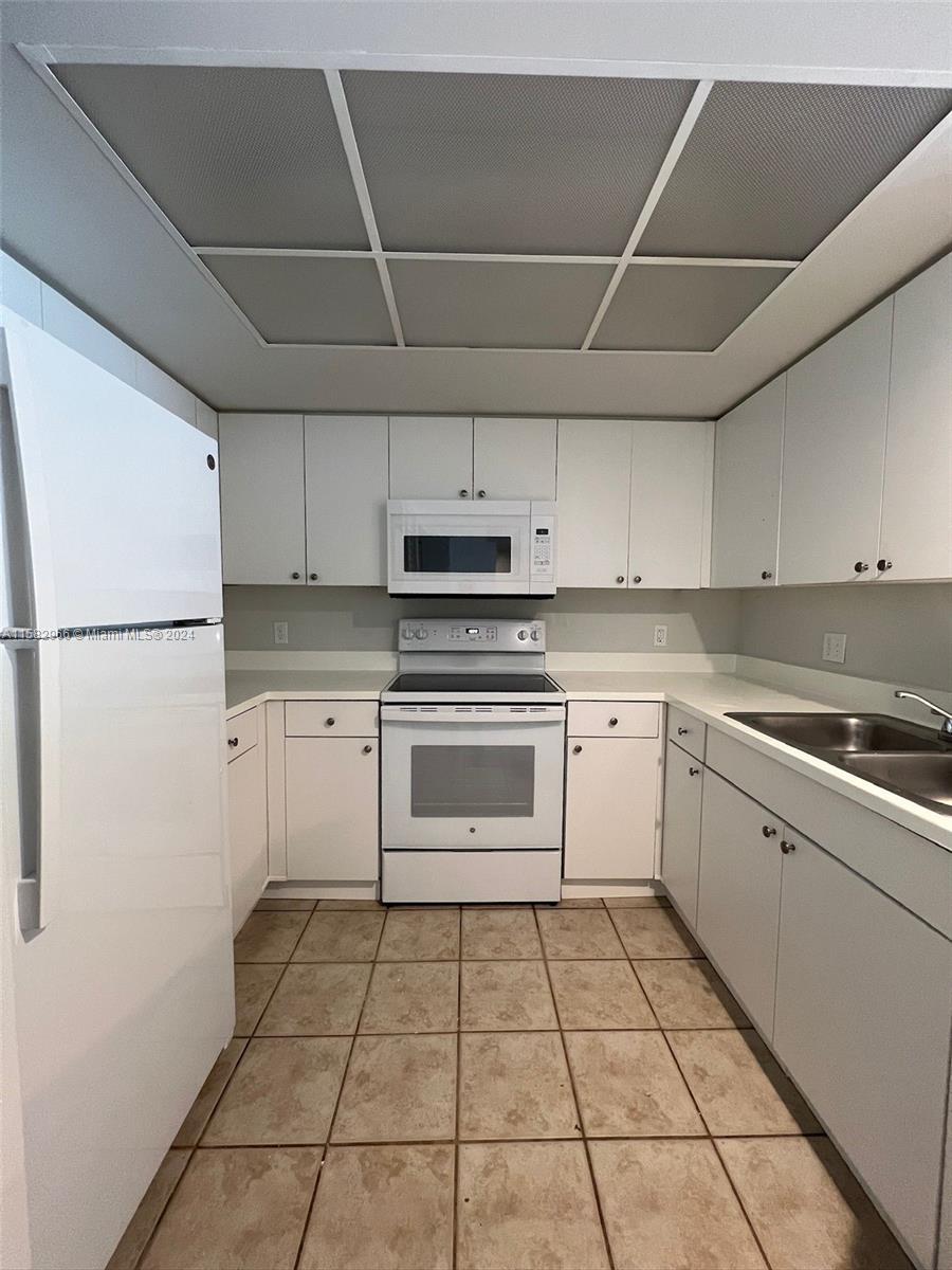 GRAND ISLES CONDO - Residential Lease