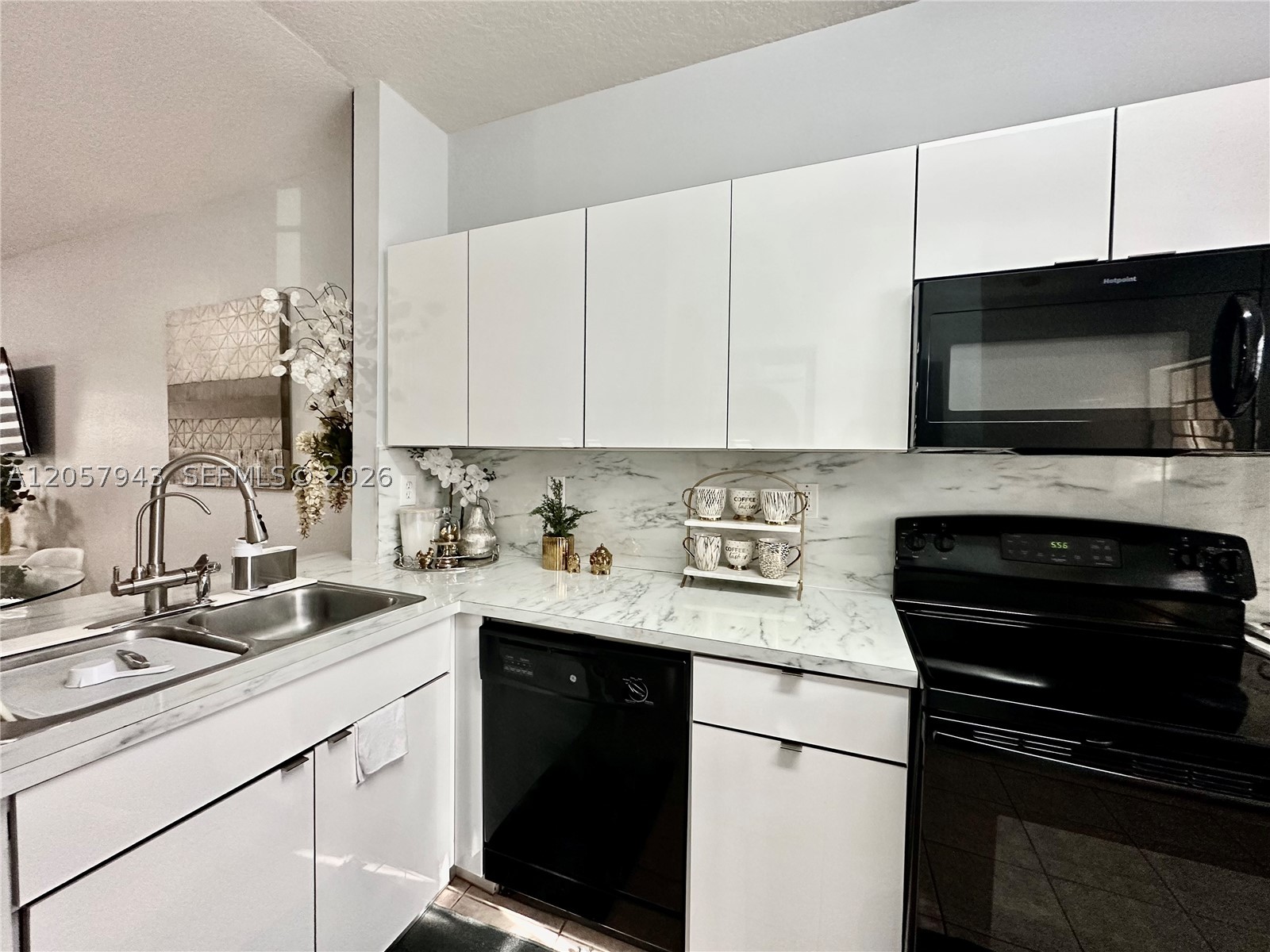LAS BRISAS AT DORAL CONDO - Residential