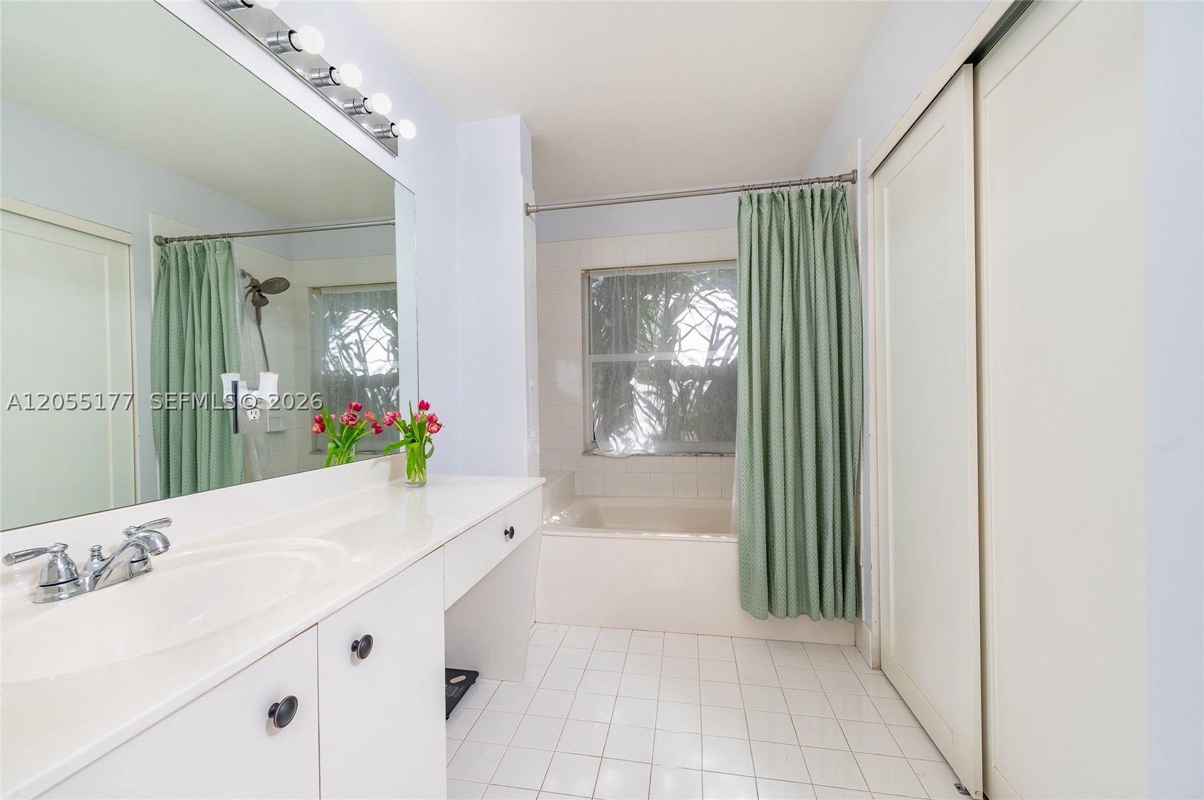 PEMBROKE SHORES - Residential