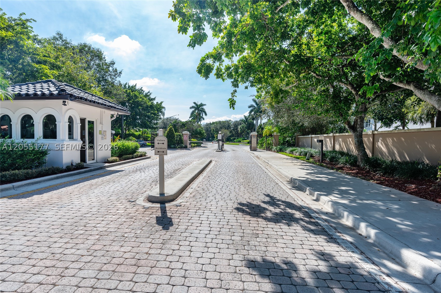 PEMBROKE SHORES - Residential
