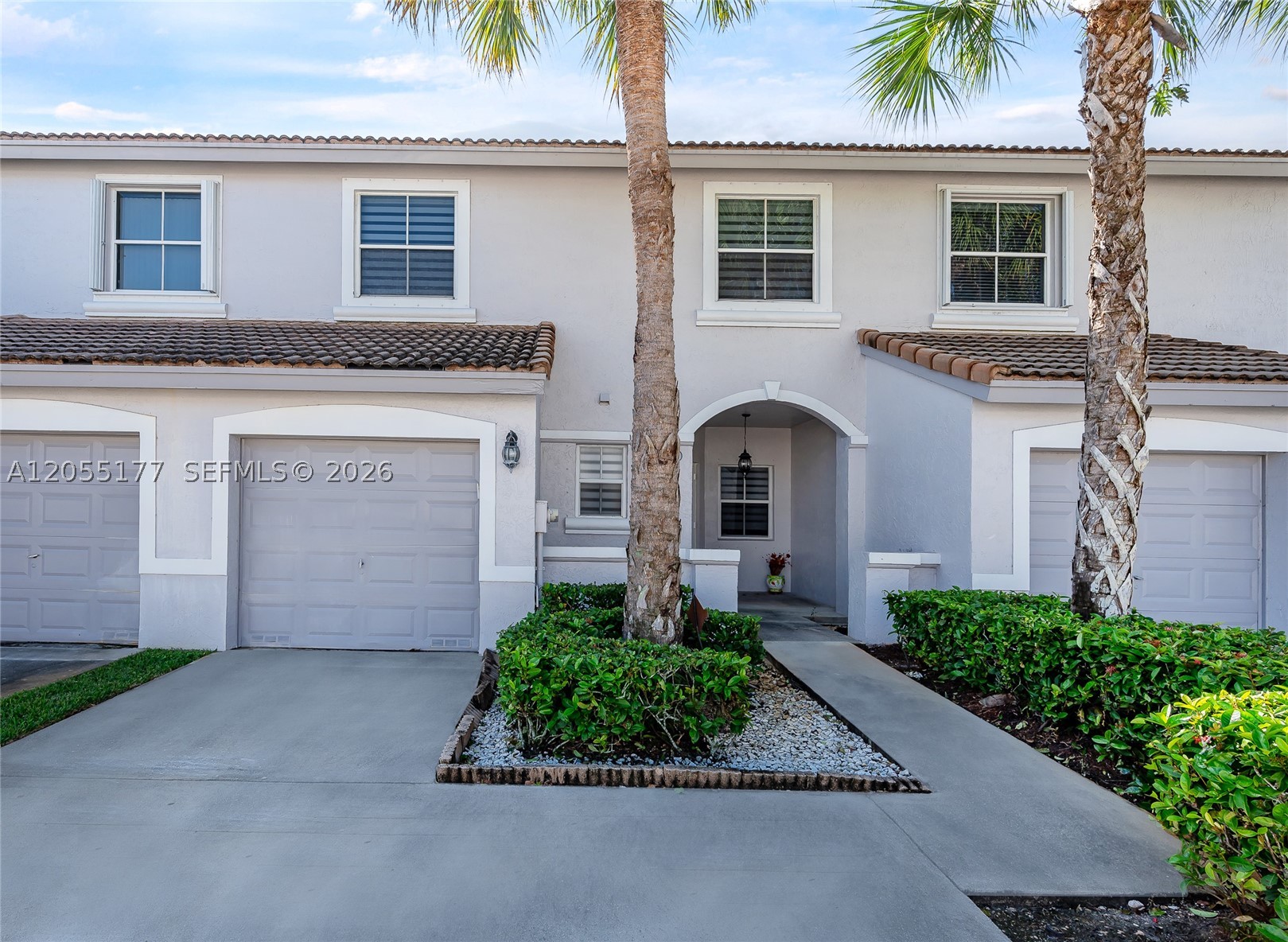 PEMBROKE SHORES - Residential