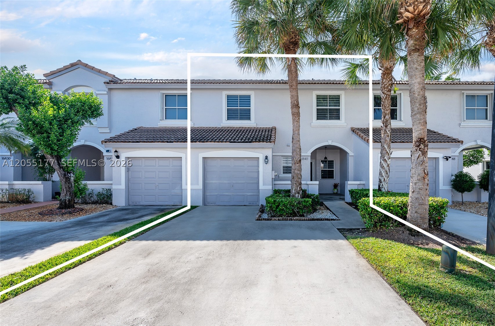 PEMBROKE SHORES - Residential