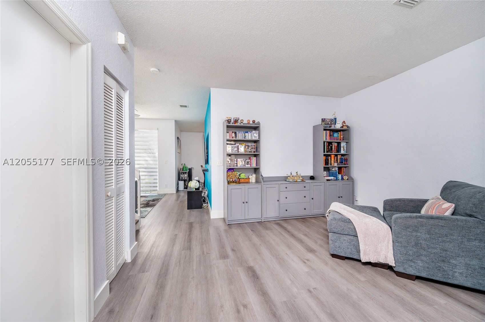 PEMBROKE SHORES - Residential