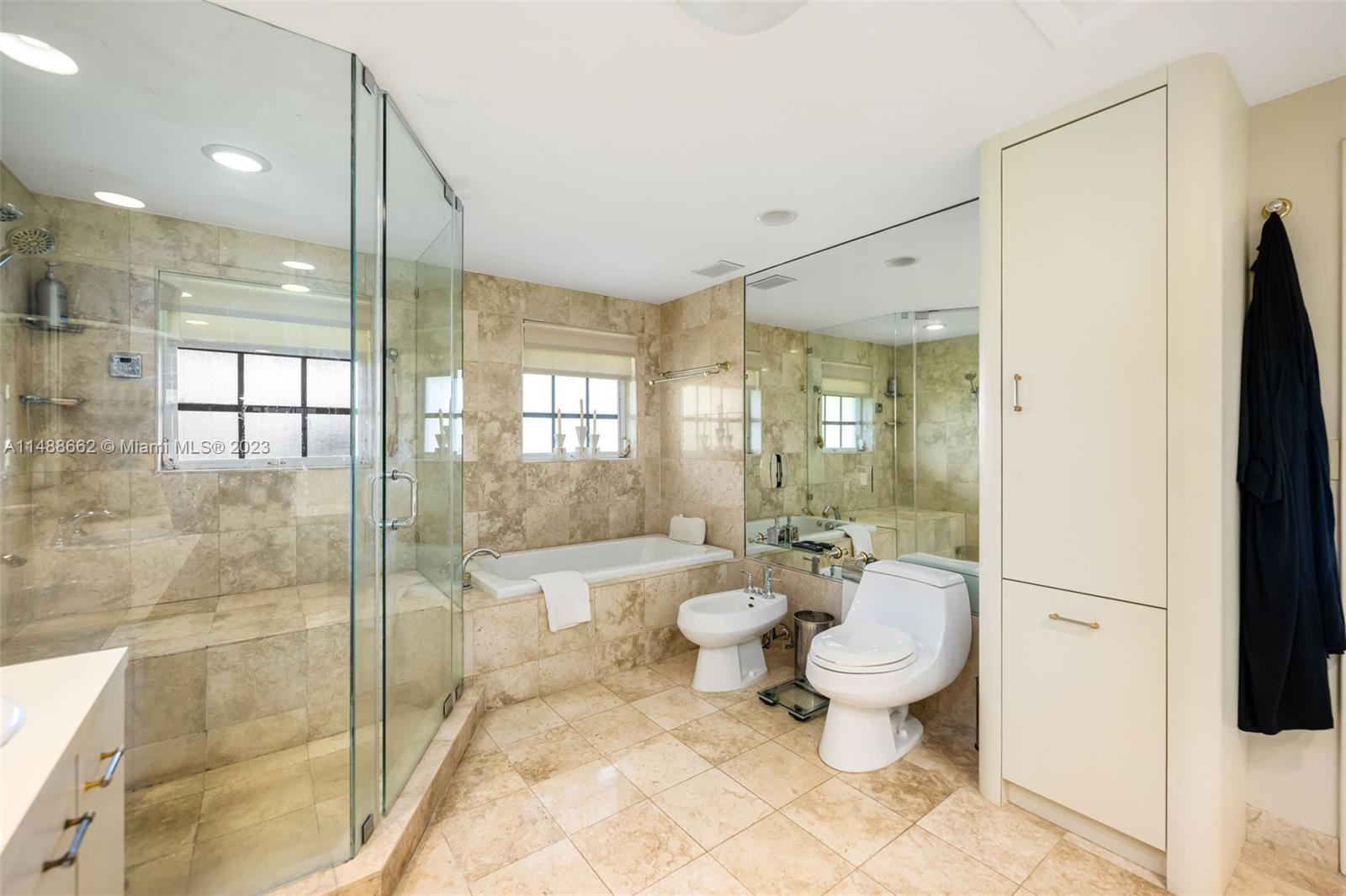 LAUDER GATE ISLES - Residential