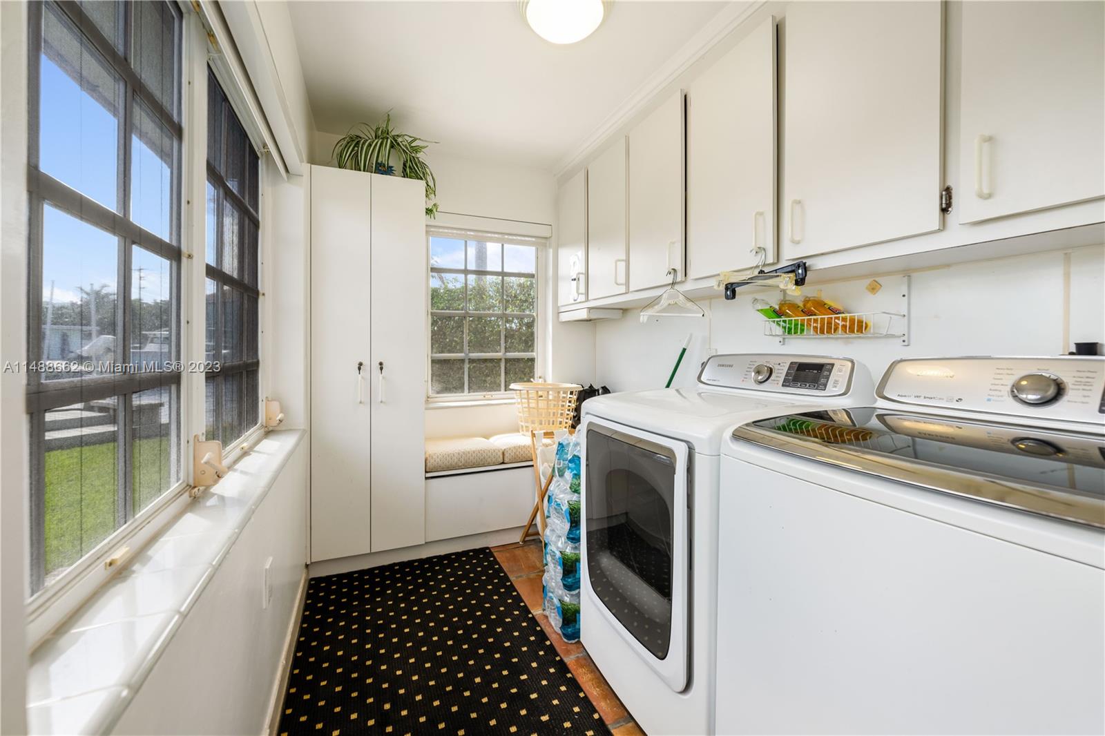 LAUDER GATE ISLES - Residential