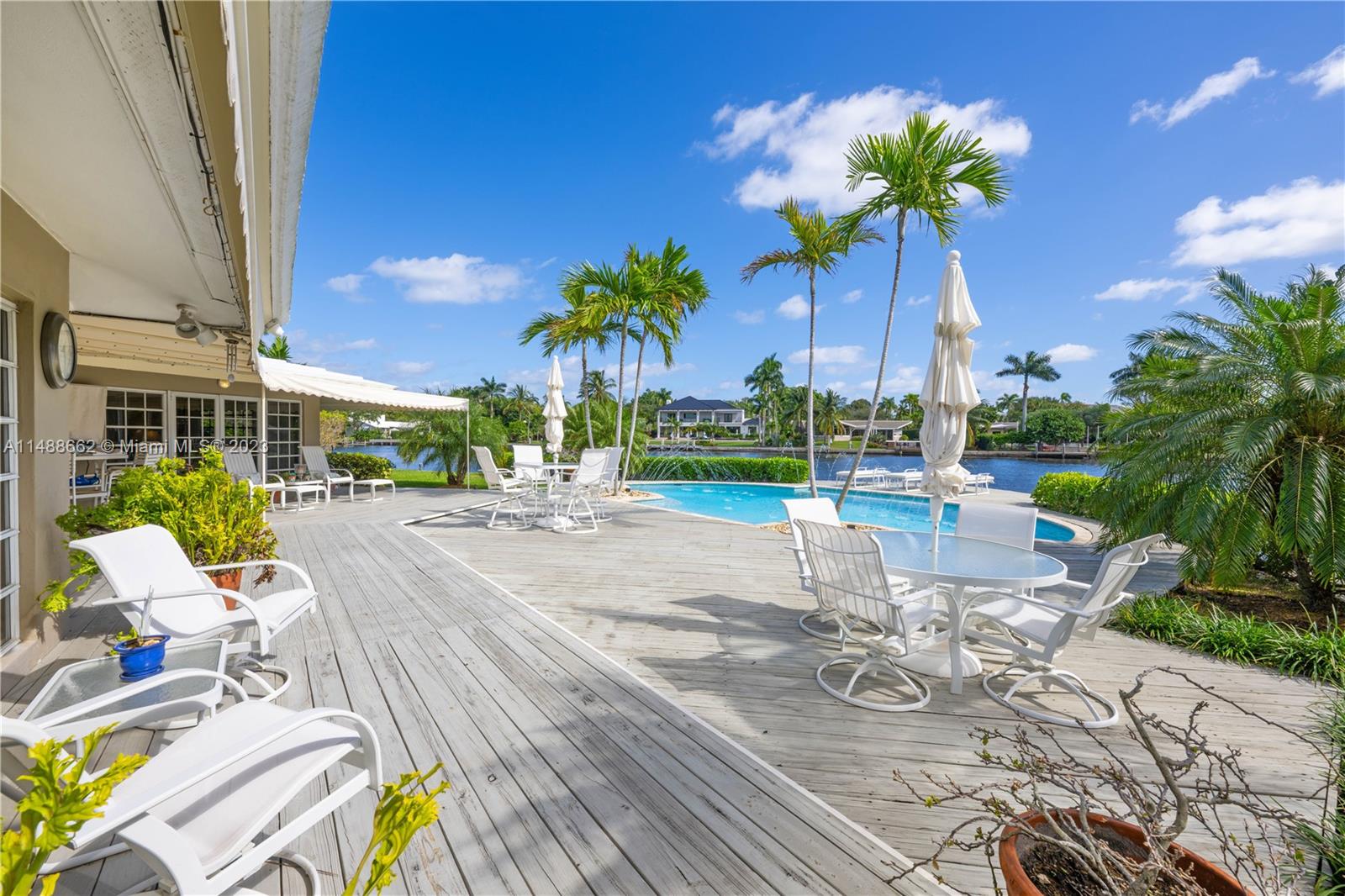 LAUDER GATE ISLES - Residential