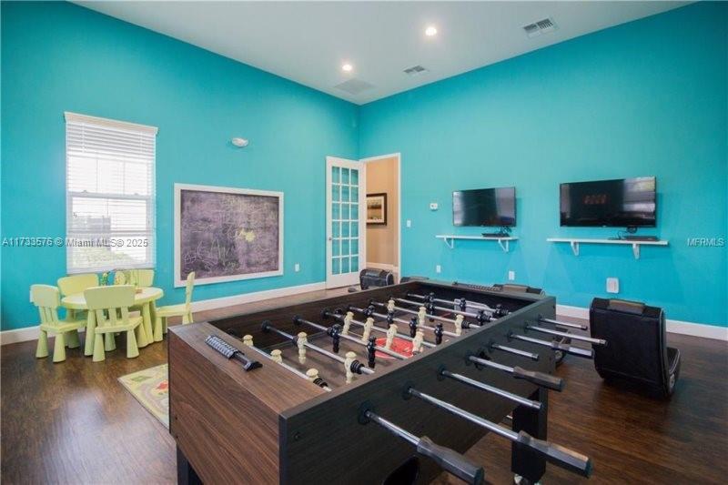 WEST LUCAYA VILLAGE PB 25 - Residential