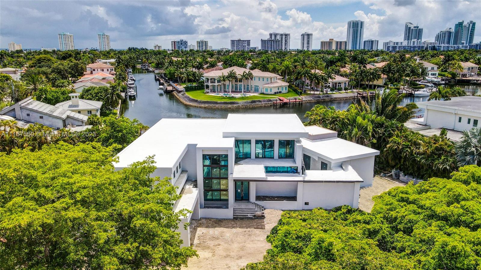 HOLLYWOOD GOLF ESTATES SE - Residential