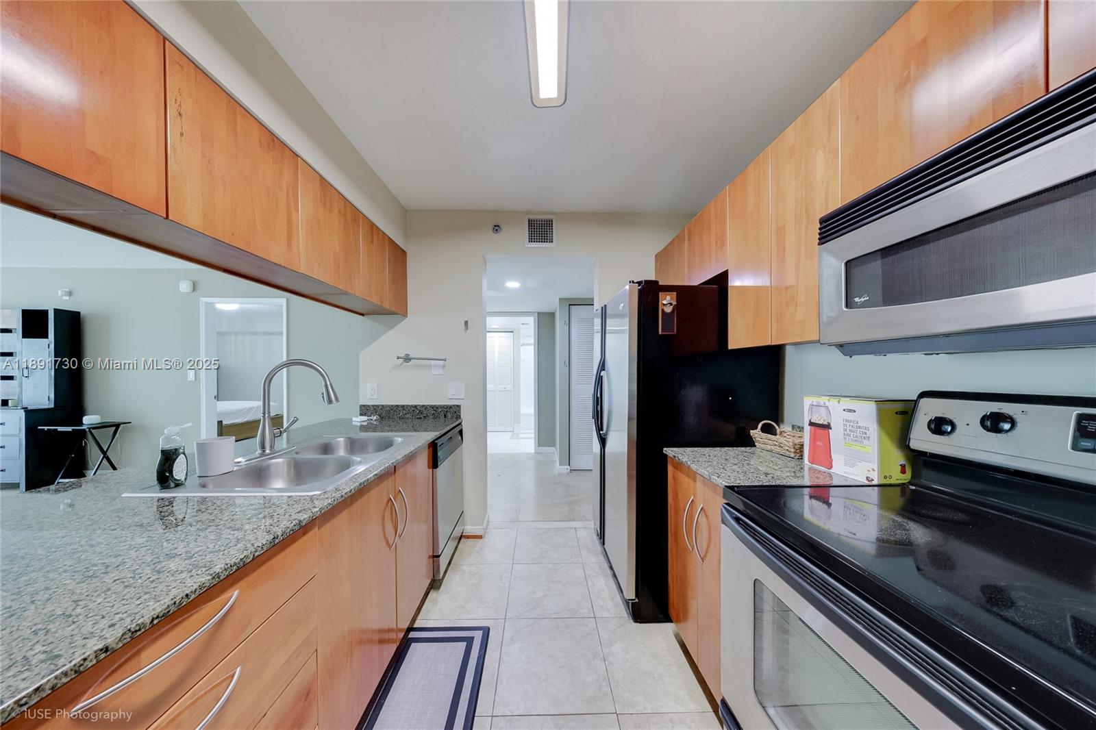THE CLUB AT BRICKELL BAY - Residential Lease