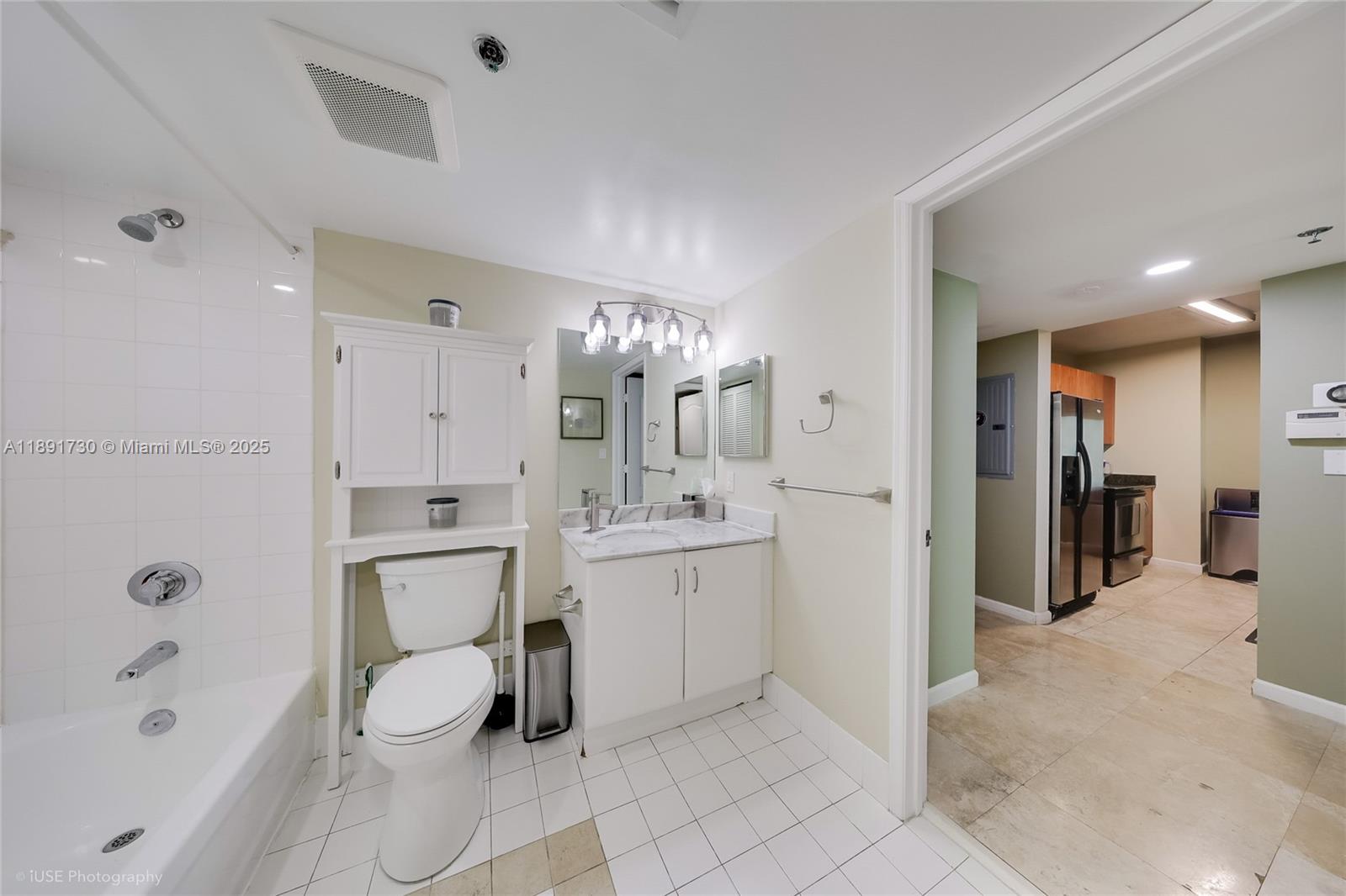 THE CLUB AT BRICKELL BAY - Residential Lease