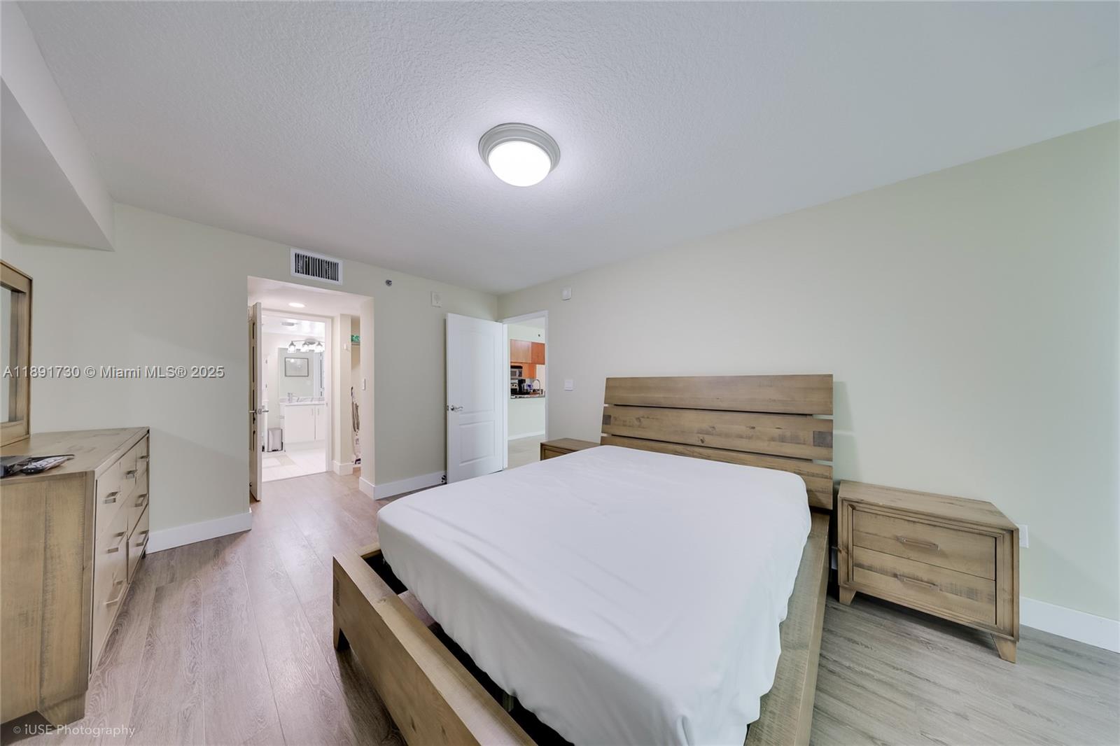THE CLUB AT BRICKELL BAY - Residential Lease