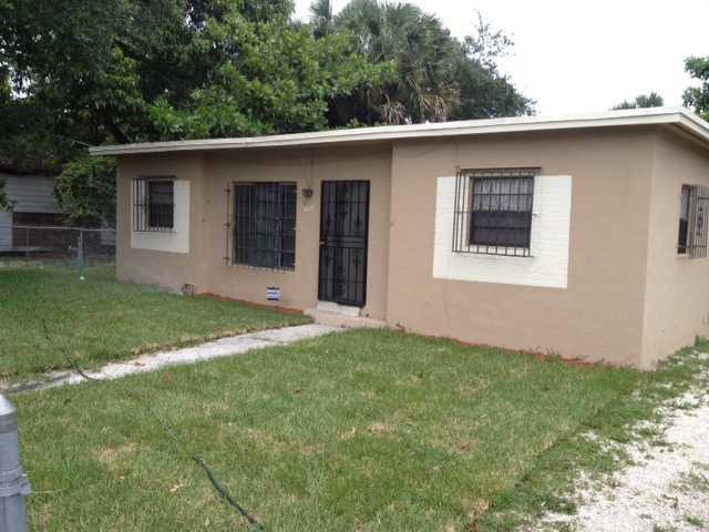 Tottaly updated 2 years ago. 4  bed 1.5 baths + litle offcie and a big loundry room. Brand new floors, baseboards, bathrooms, central a/c appliances, etc. Easy to show. Sec. 8 rental welcome !!Tenant is responsable for all utilities and lawn service. Alar m system included in rent, appliances including washer & dryer, electric water heater and cetral A/C