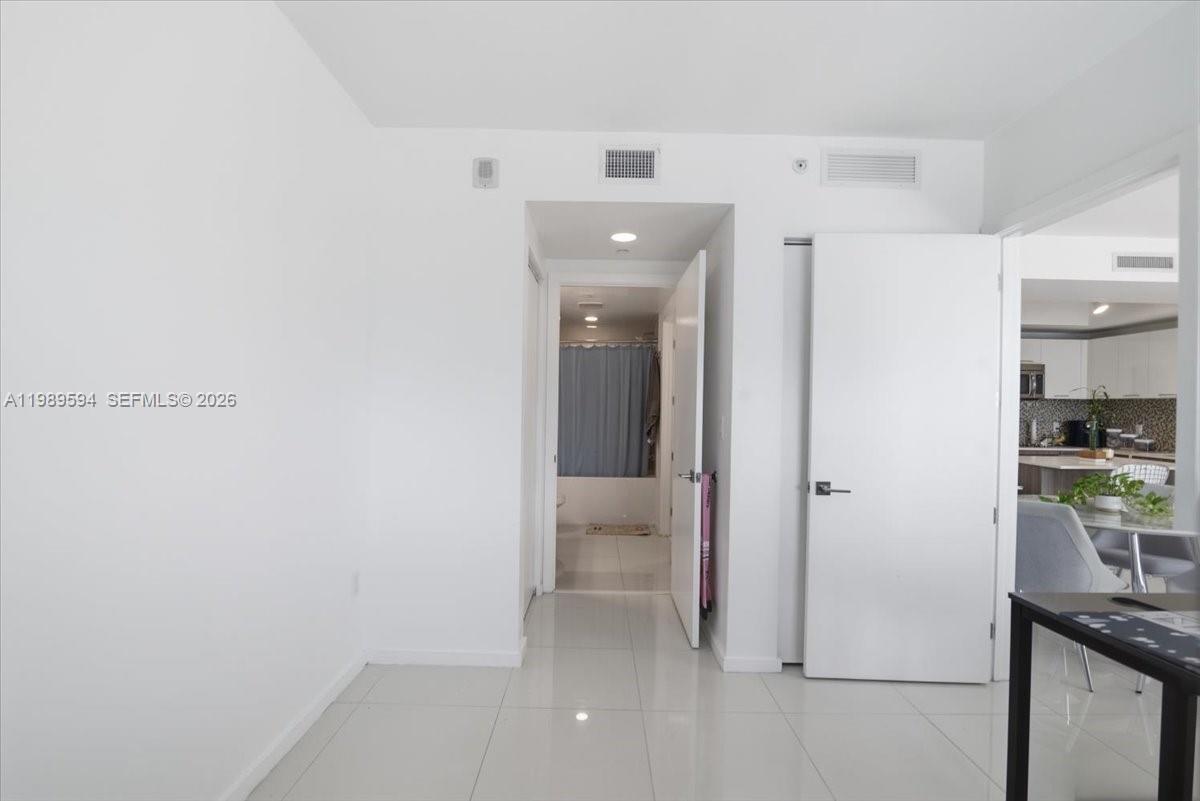 5252 PASEO CONDO - Residential