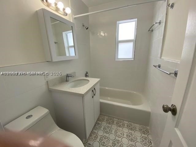CORAL GARDENS CONDO BLDG - Residential Lease