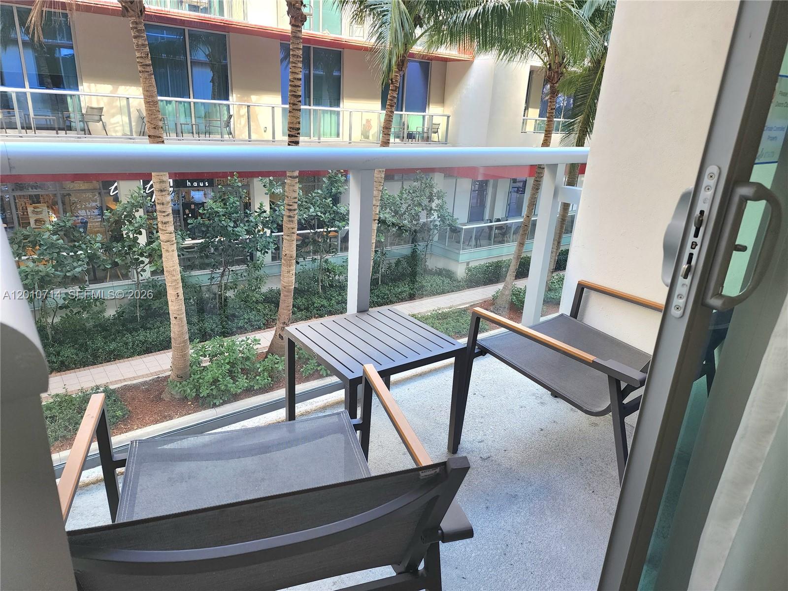 COSTA HOLLYWOOD CONDO - Residential