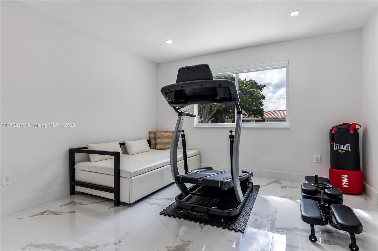 HIGHLAND OAK GARDENS SEC - Residential Lease