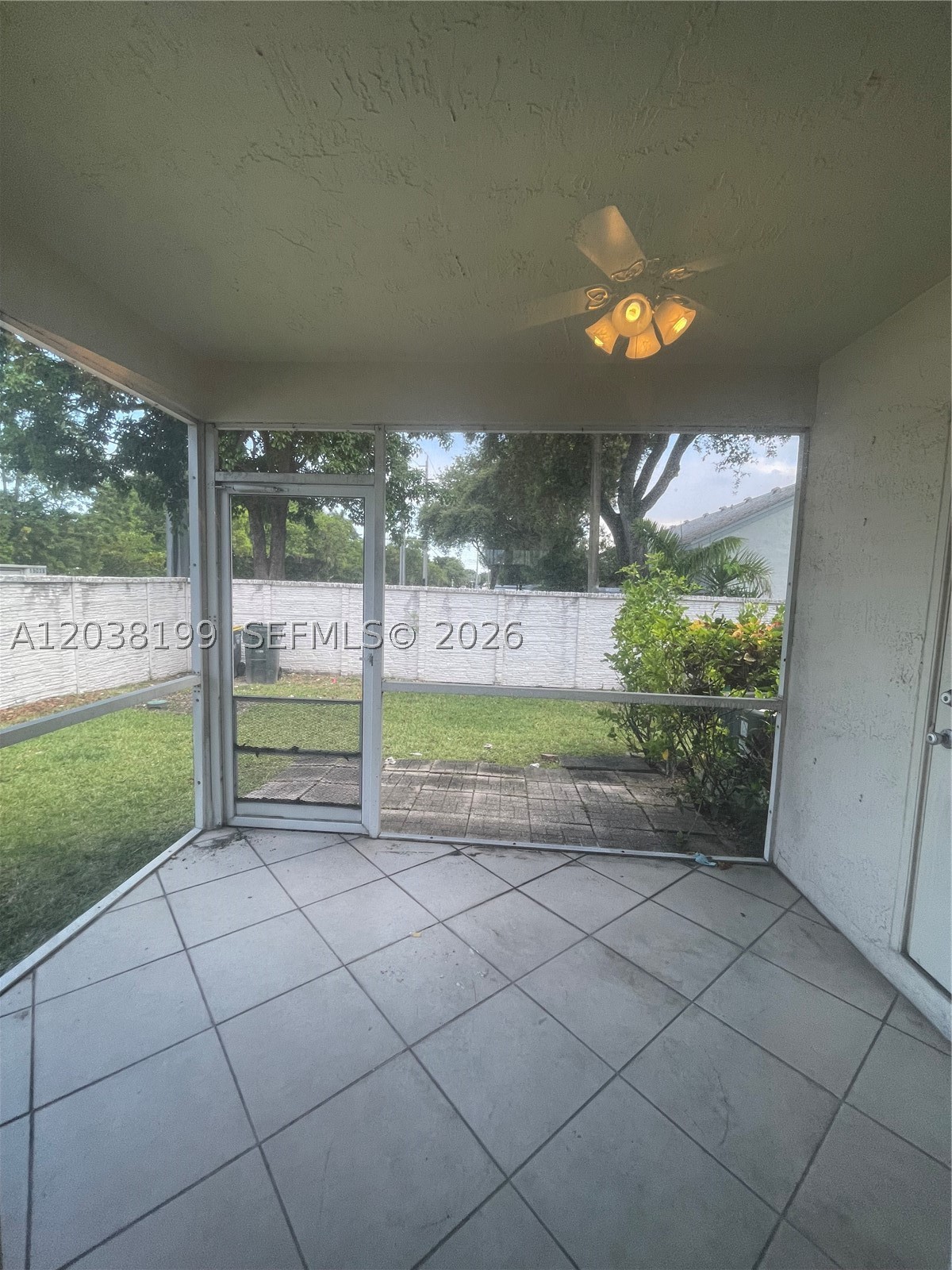 BANYAN OAKRIDGE COMMERCIA - Residential Lease
