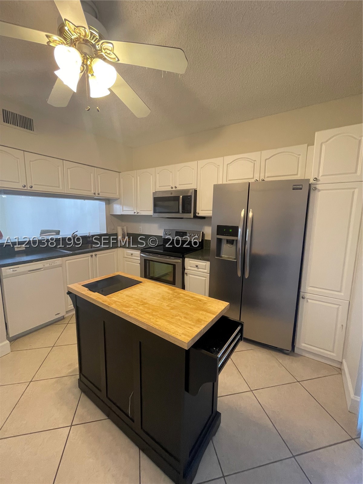 BANYAN OAKRIDGE COMMERCIA - Residential Lease