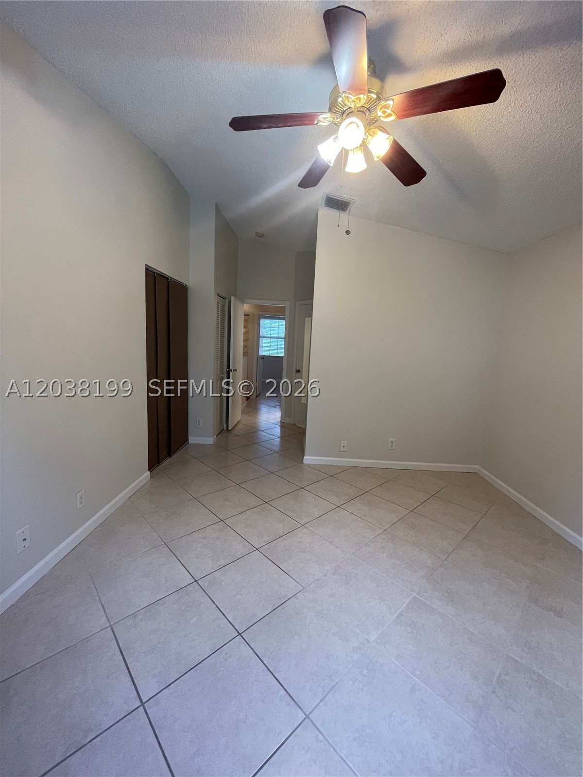 BANYAN OAKRIDGE COMMERCIA - Residential Lease