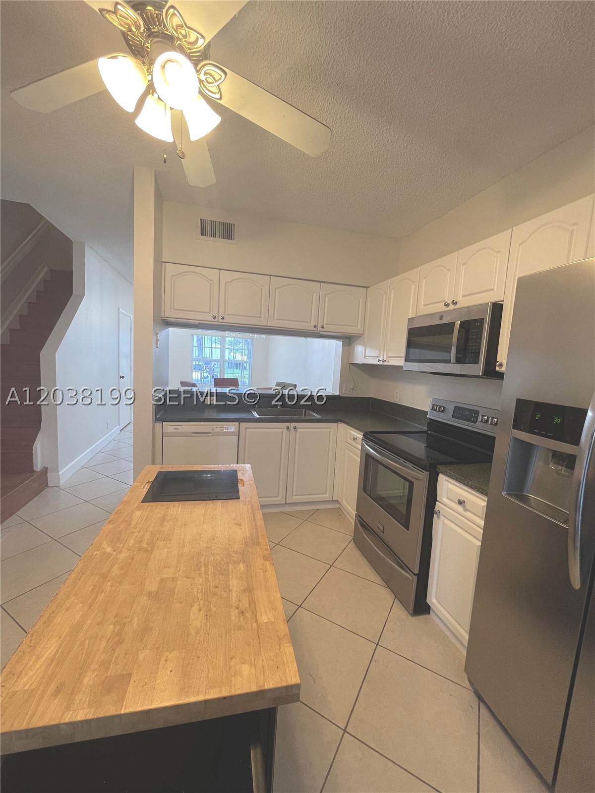 BANYAN OAKRIDGE COMMERCIA - Residential Lease