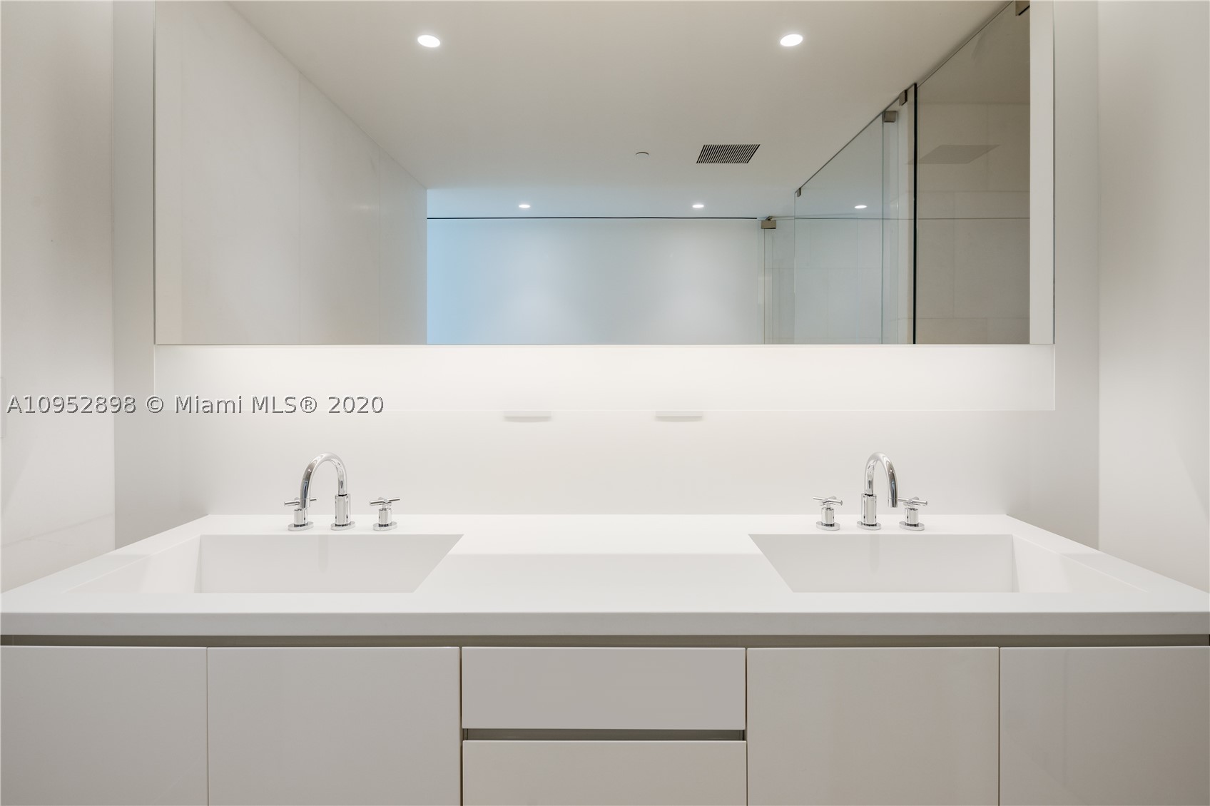 SURF CLUB CONDO - Residential