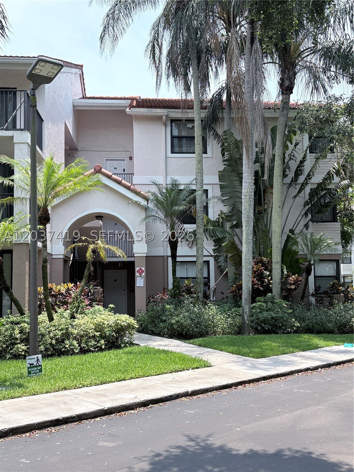 Lakefront, ground-floor 2/2 in gated Plantation community with resort-style amenities including pool, tennis courts, fitness center, and jacuzzi surrounded by a park-like setting. Washer and dryer inside the unit. Rarely available.