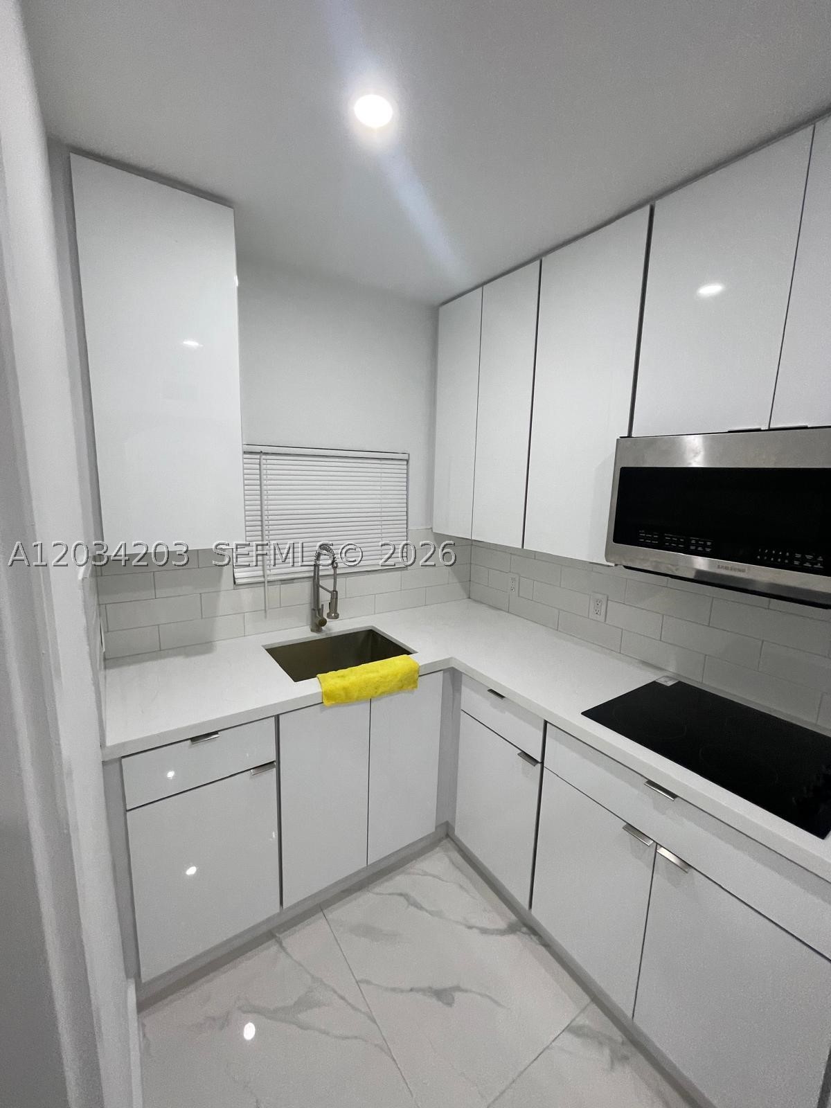 CORAL WAY PK SEC D - Residential Lease