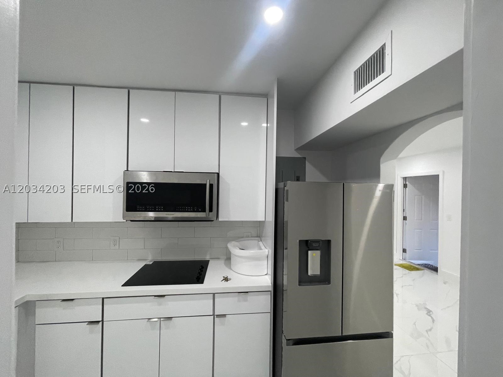 CORAL WAY PK SEC D - Residential Lease