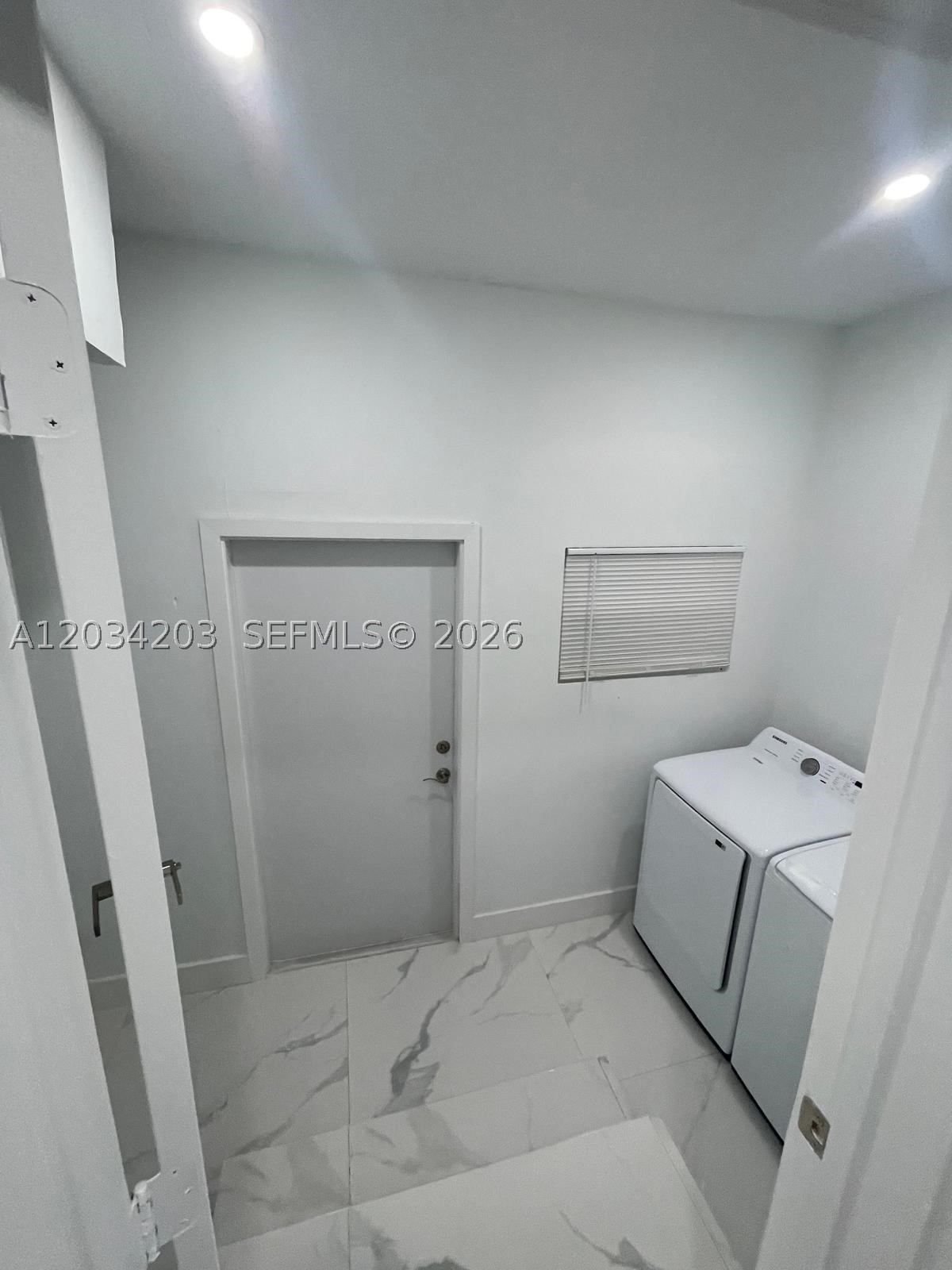 CORAL WAY PK SEC D - Residential Lease
