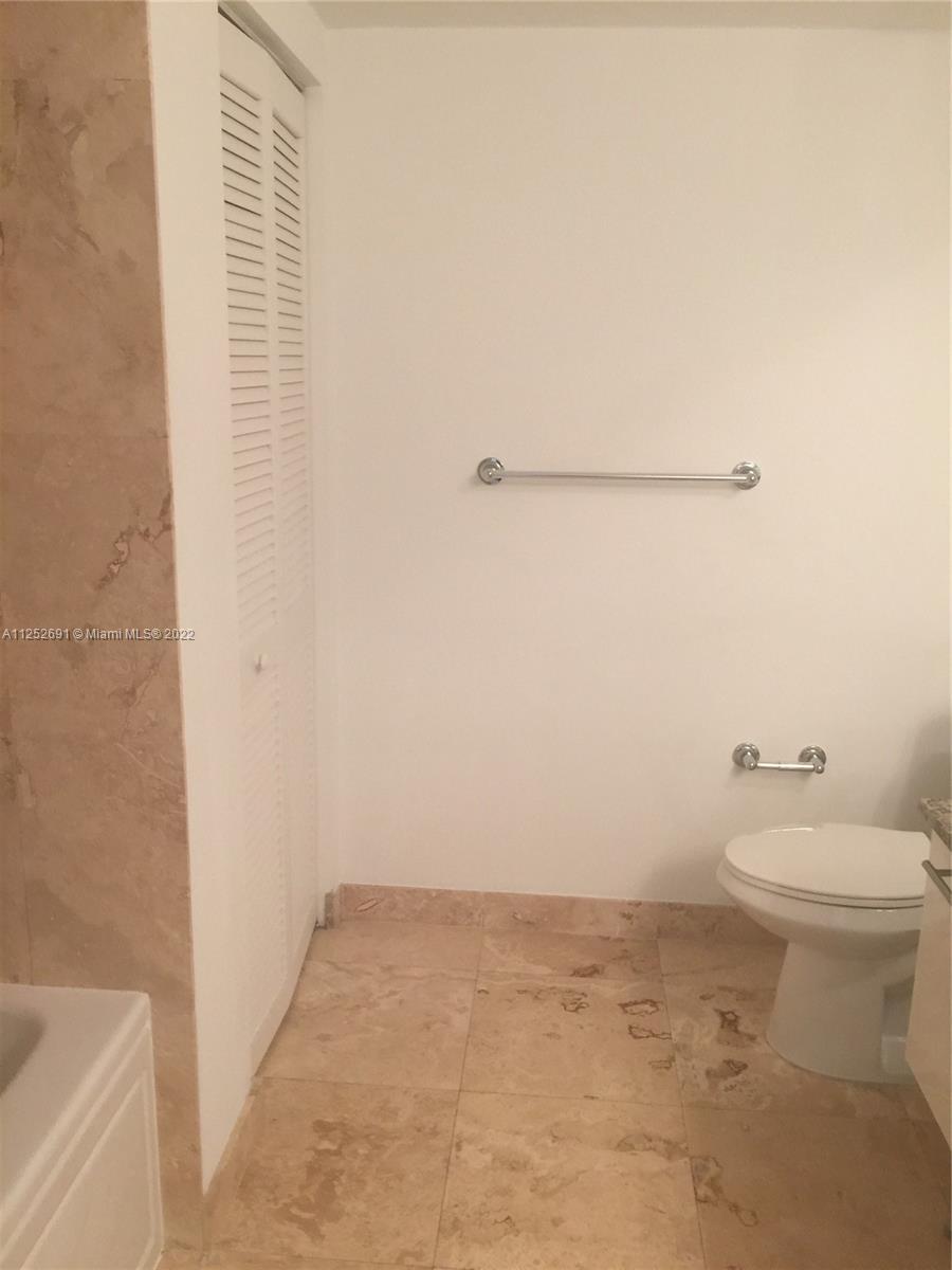 BRICKELL ON THE RIVER S T - Residential Lease