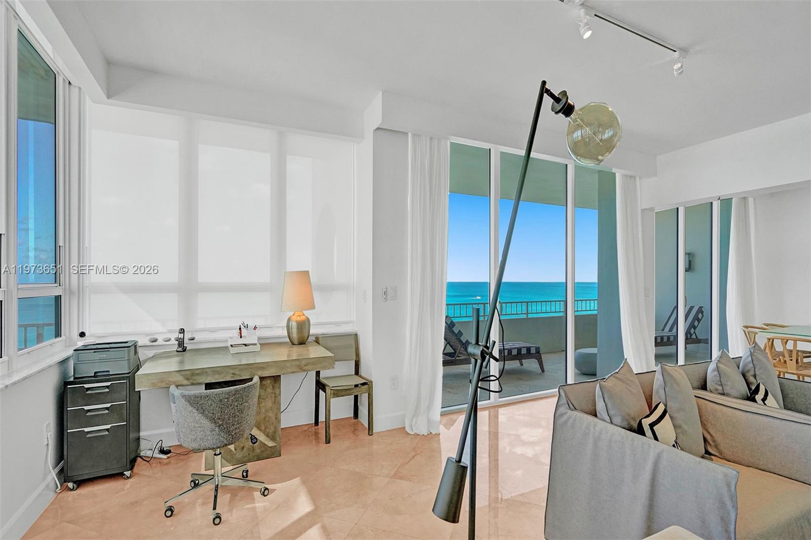 KENILWORTH CONDO - Residential