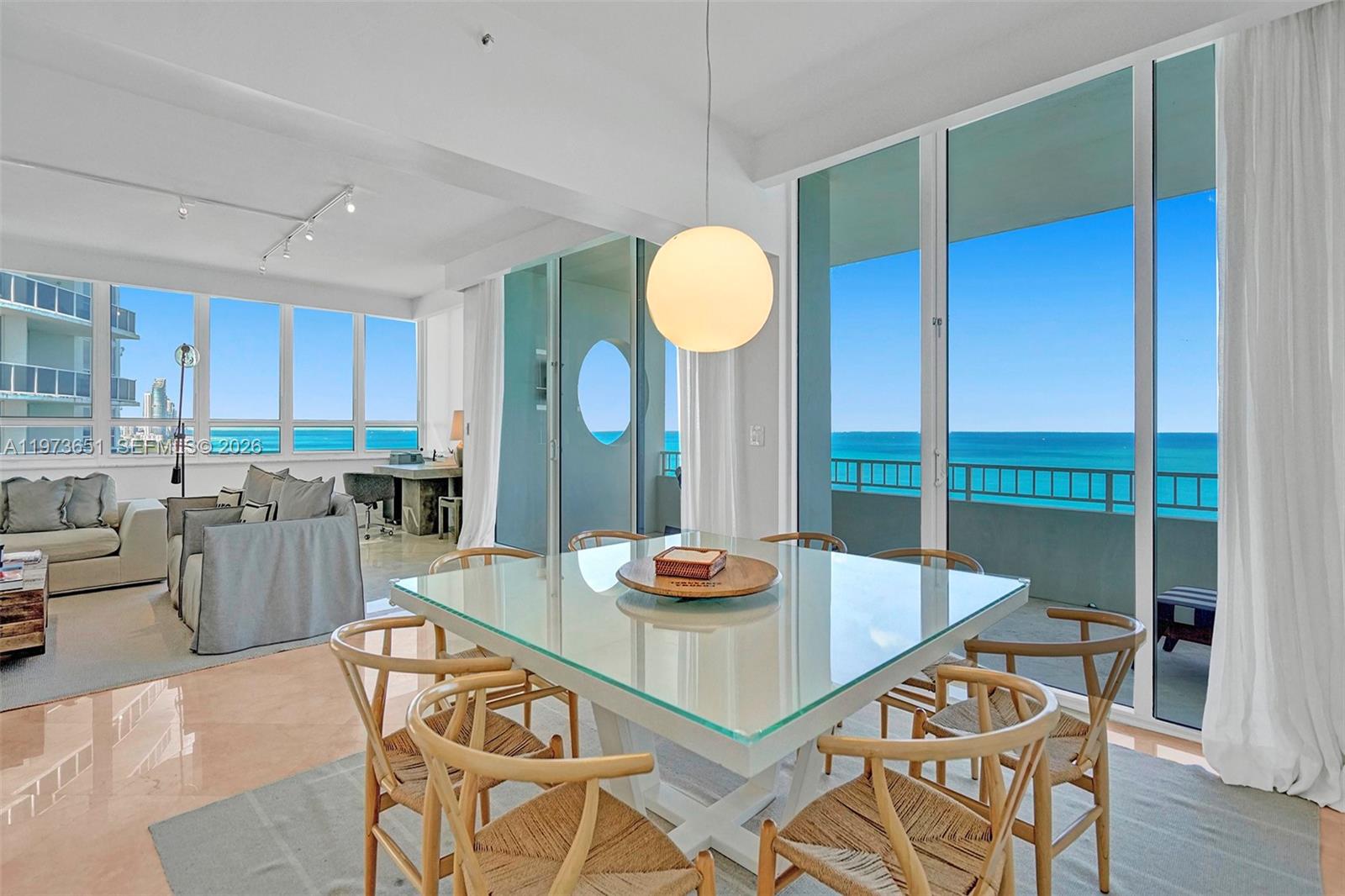 KENILWORTH CONDO - Residential