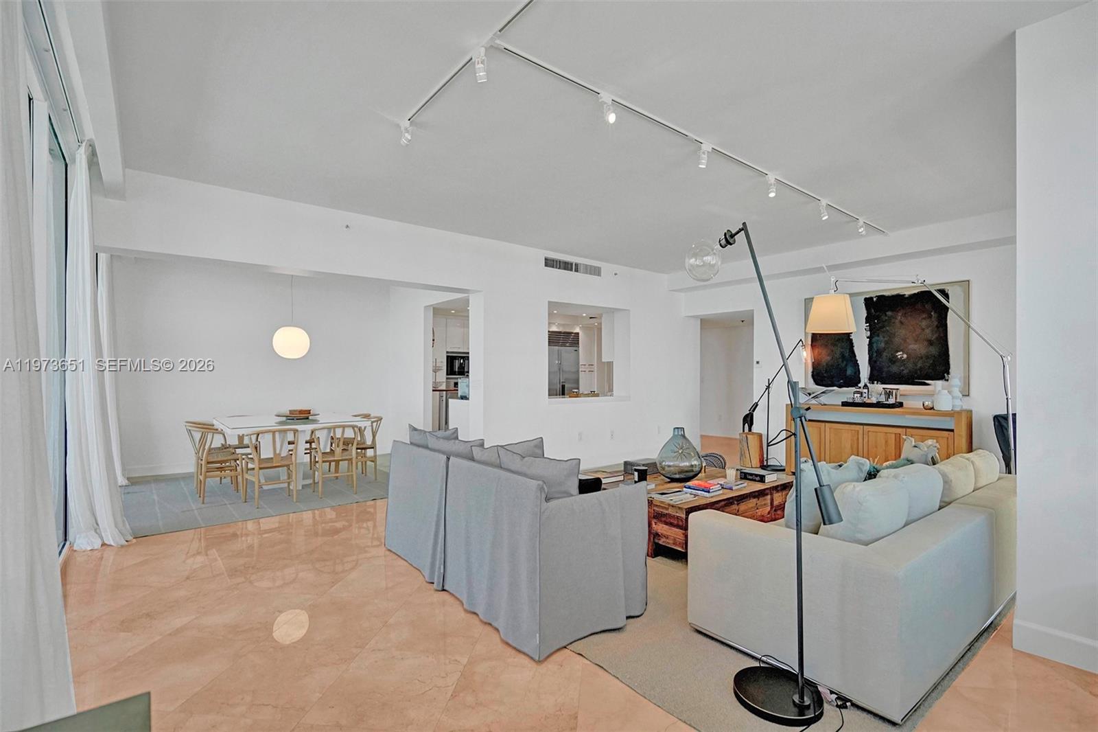 KENILWORTH CONDO - Residential
