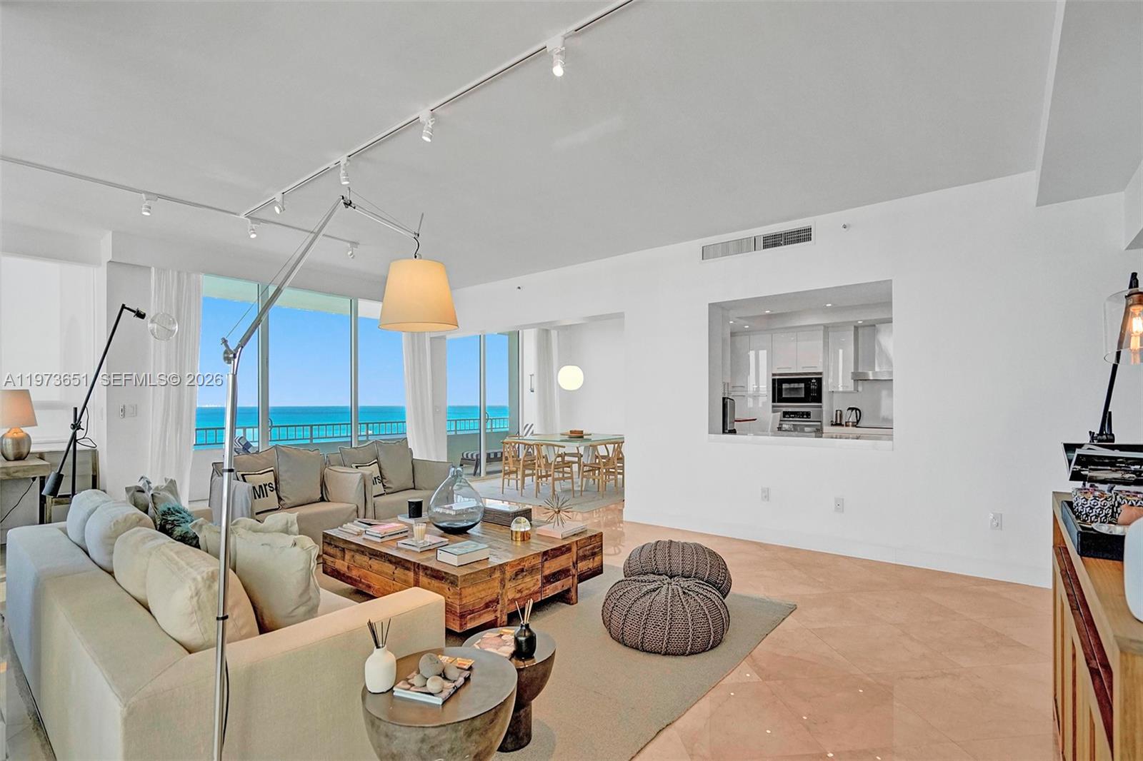 KENILWORTH CONDO - Residential