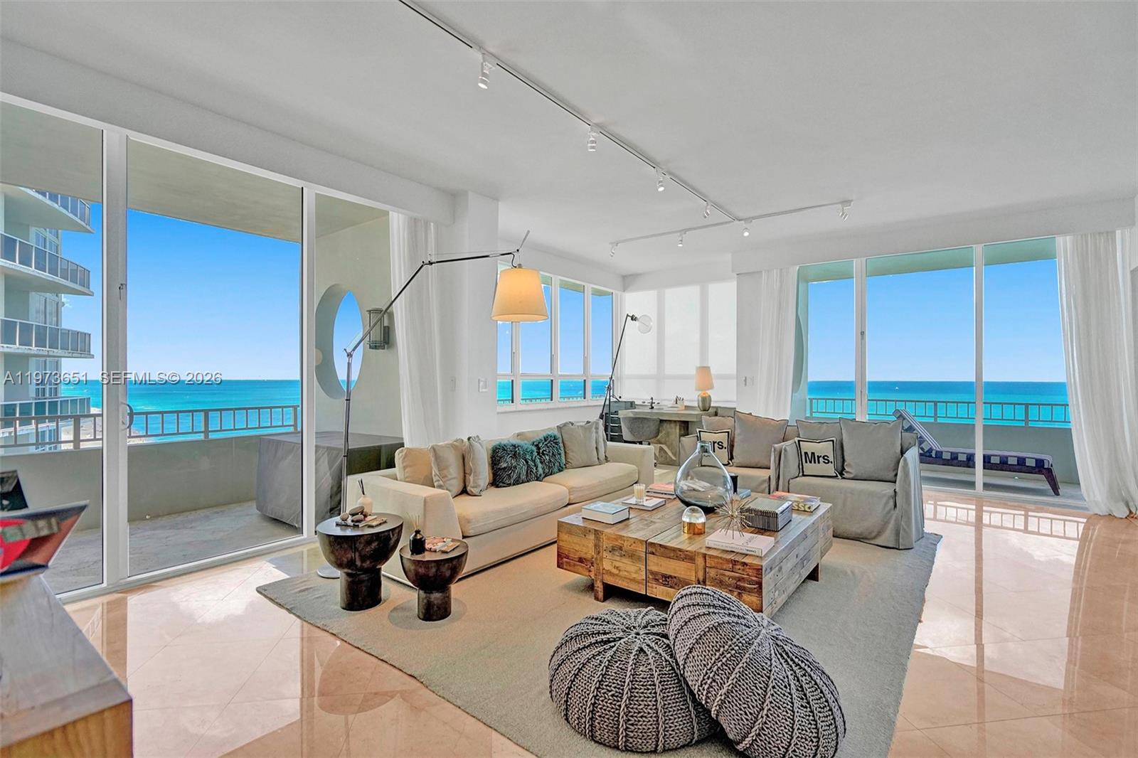 KENILWORTH CONDO - Residential