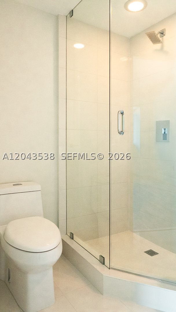 PARAISO BAY CONDO - Residential Lease