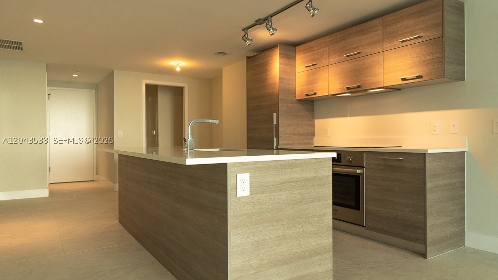 PARAISO BAY CONDO - Residential Lease