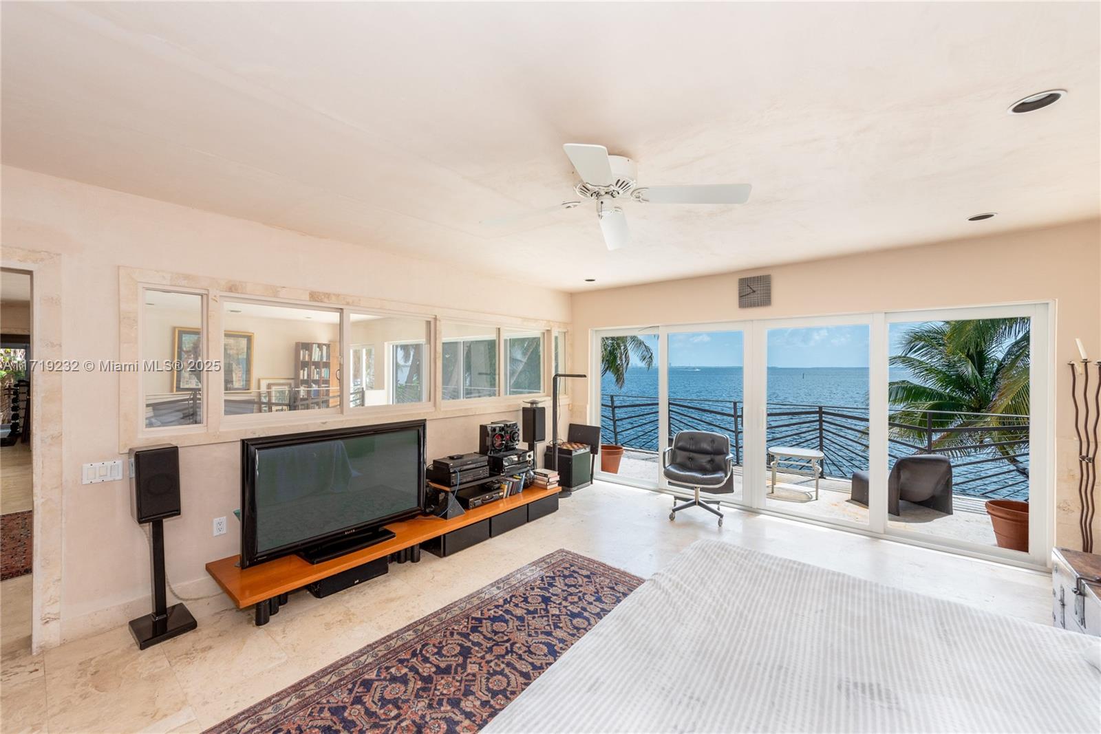 SUNRISE HARBOUR REV PL - Residential