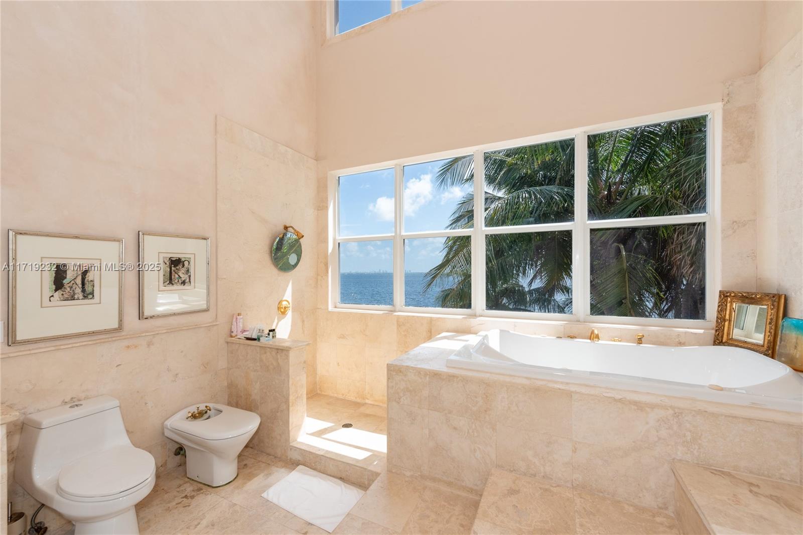 SUNRISE HARBOUR REV PL - Residential