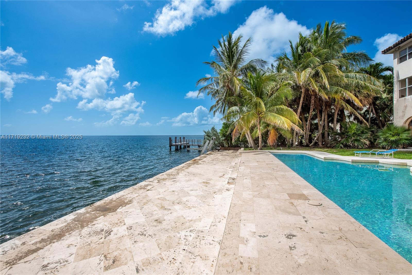 SUNRISE HARBOUR REV PL - Residential