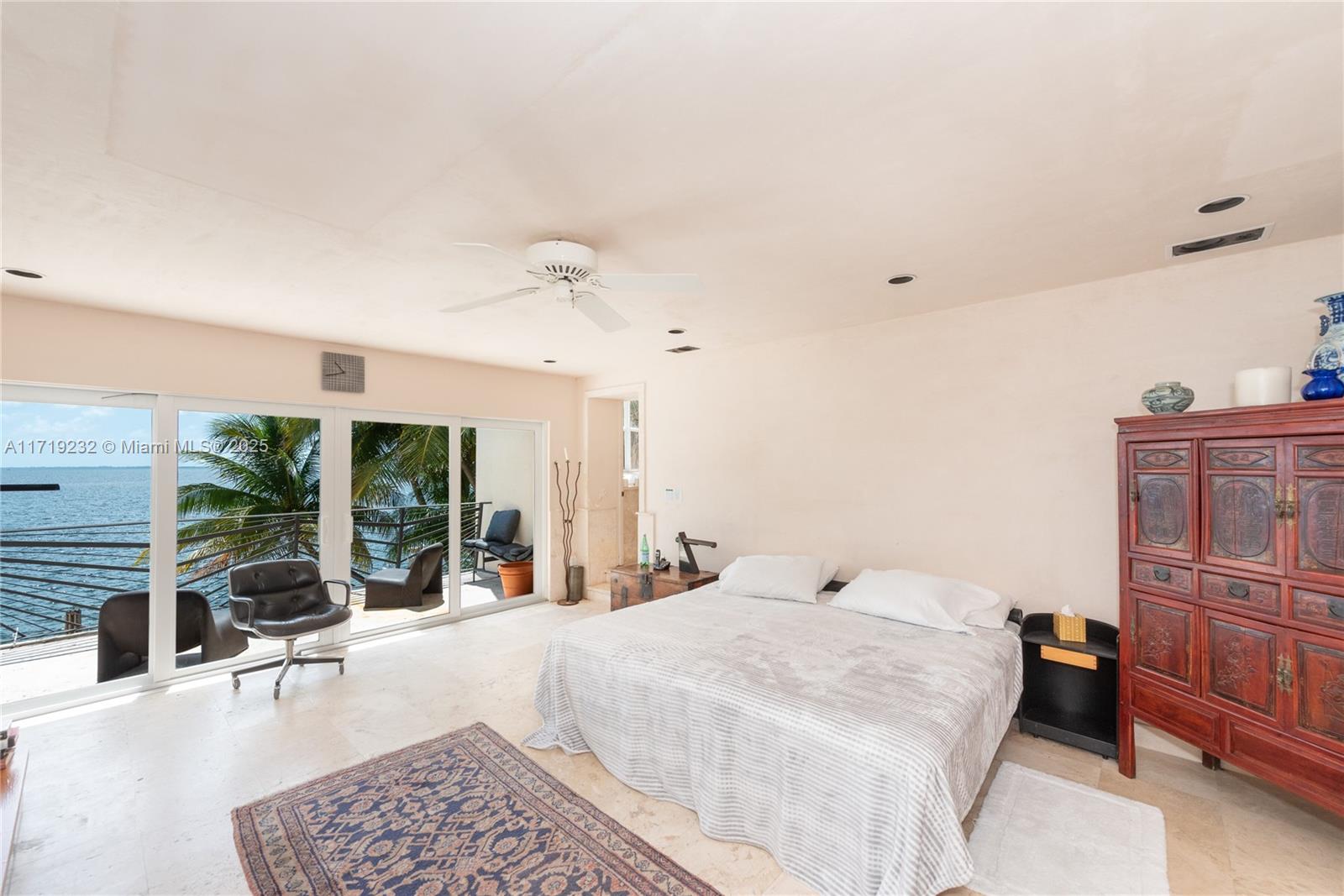 SUNRISE HARBOUR REV PL - Residential