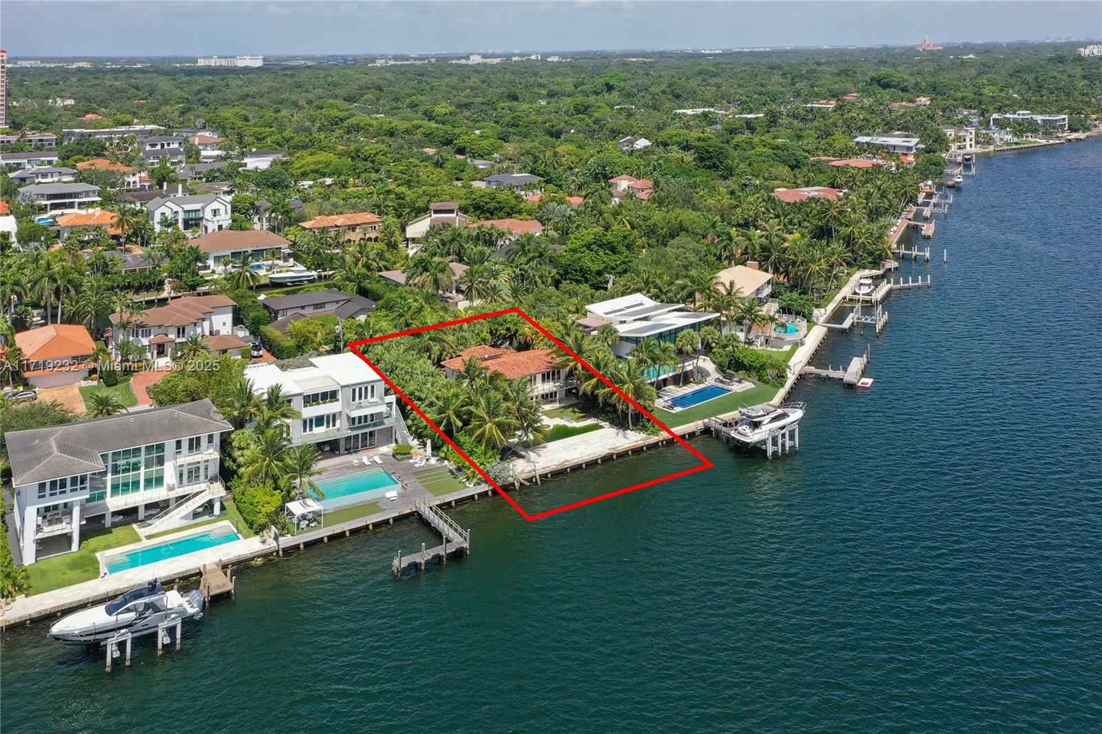 SUNRISE HARBOUR REV PL - Residential