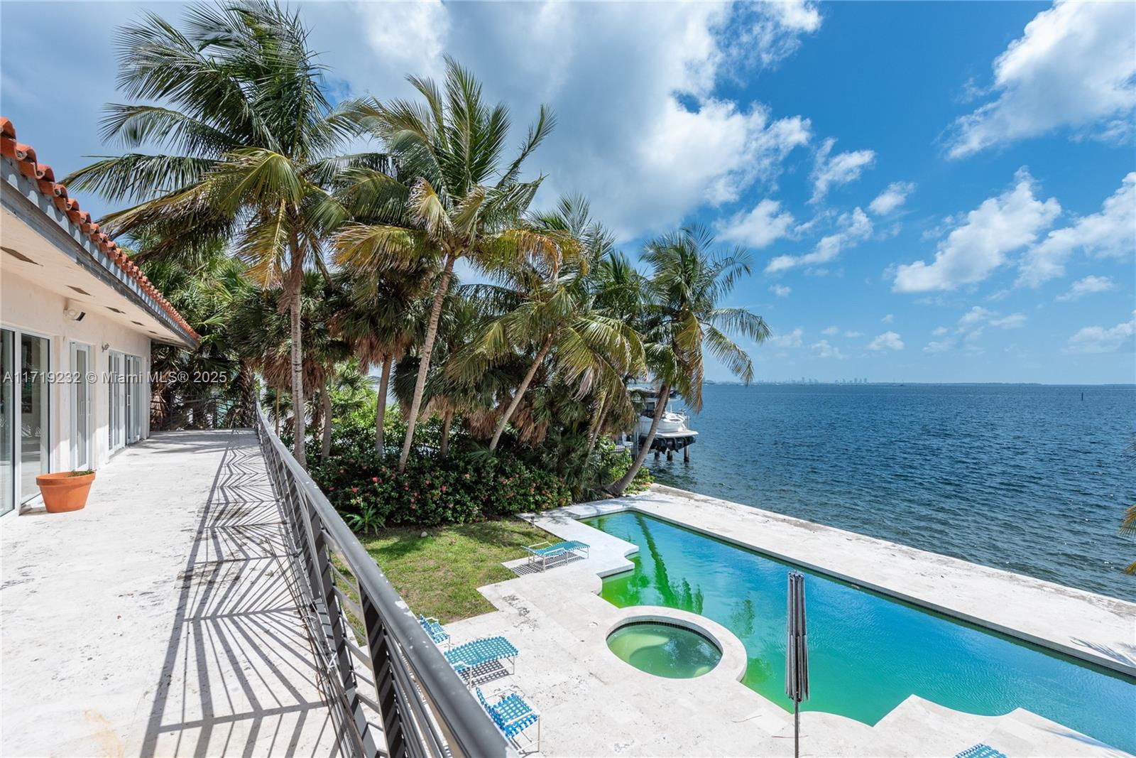 SUNRISE HARBOUR REV PL - Residential