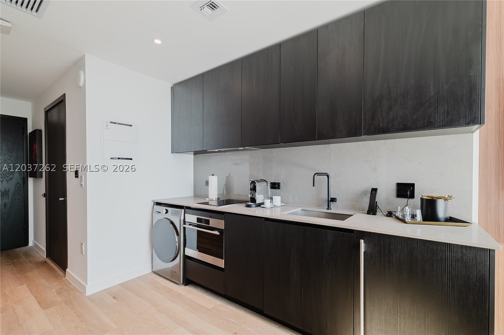 E11EVEN HOTEL & RESIDEN - Residential