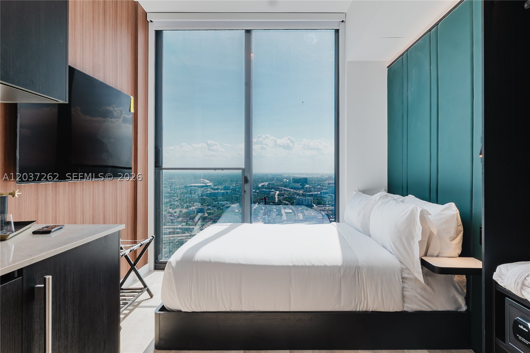 E11EVEN HOTEL & RESIDEN - Residential