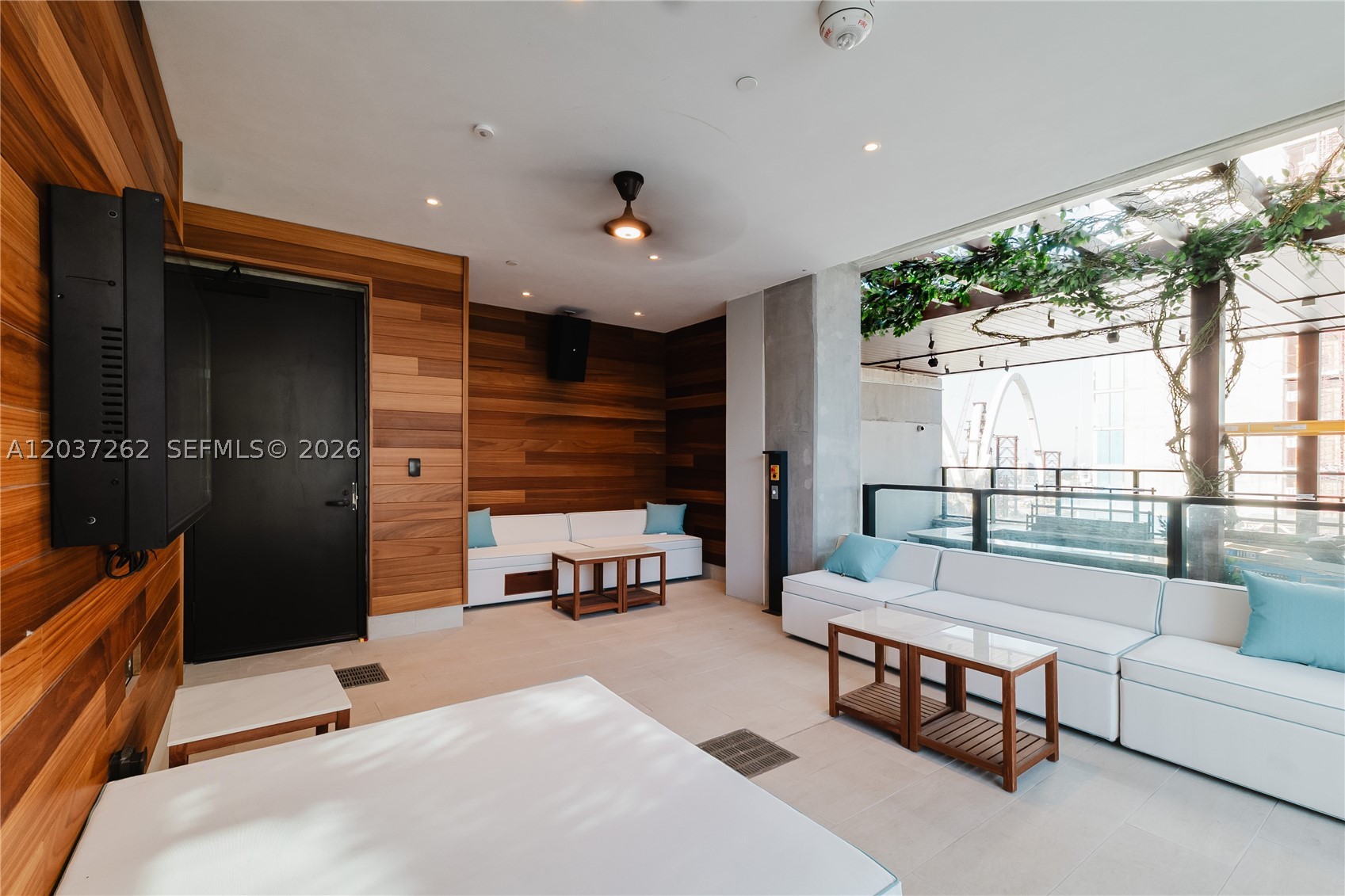 E11EVEN HOTEL & RESIDEN - Residential